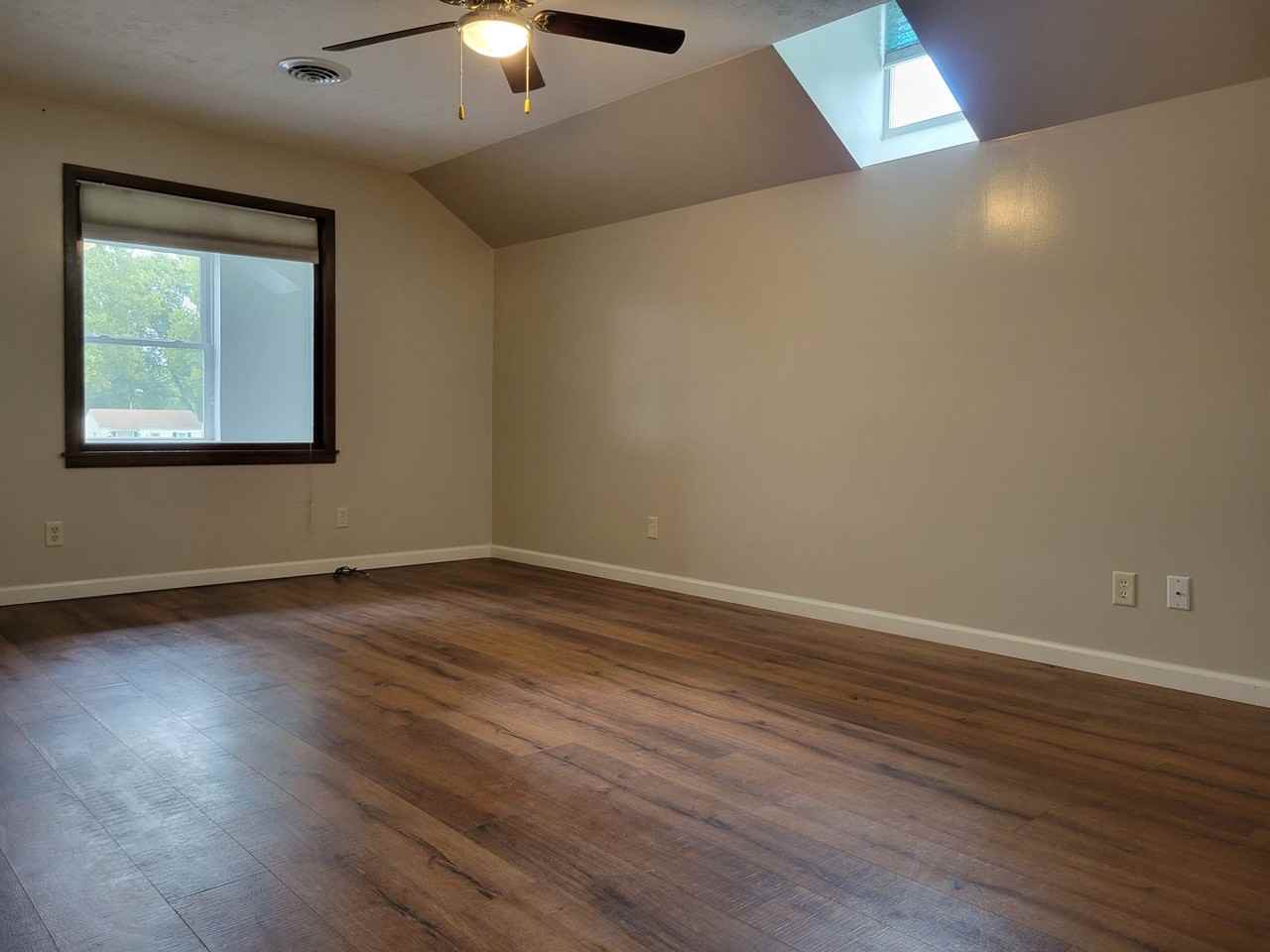 105 1/2 Aarup St - Photo 2 of 37