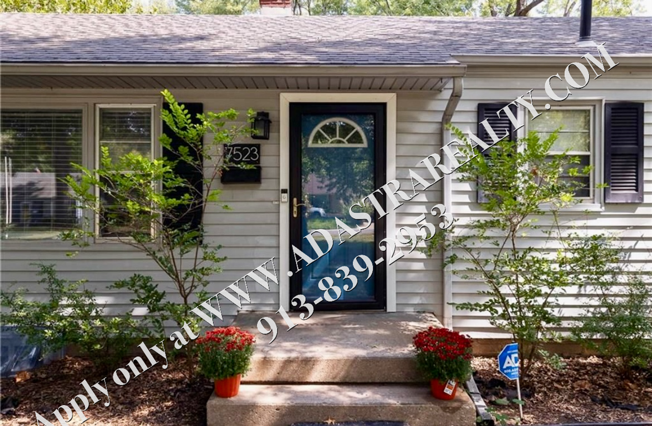 7523 Mackey St - Photo 2 of 19