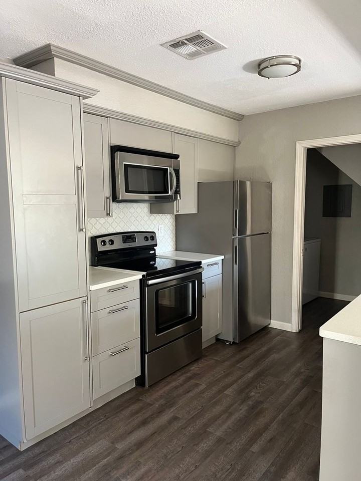 5616 Emerald Forest Dr - Photo 2 of 20