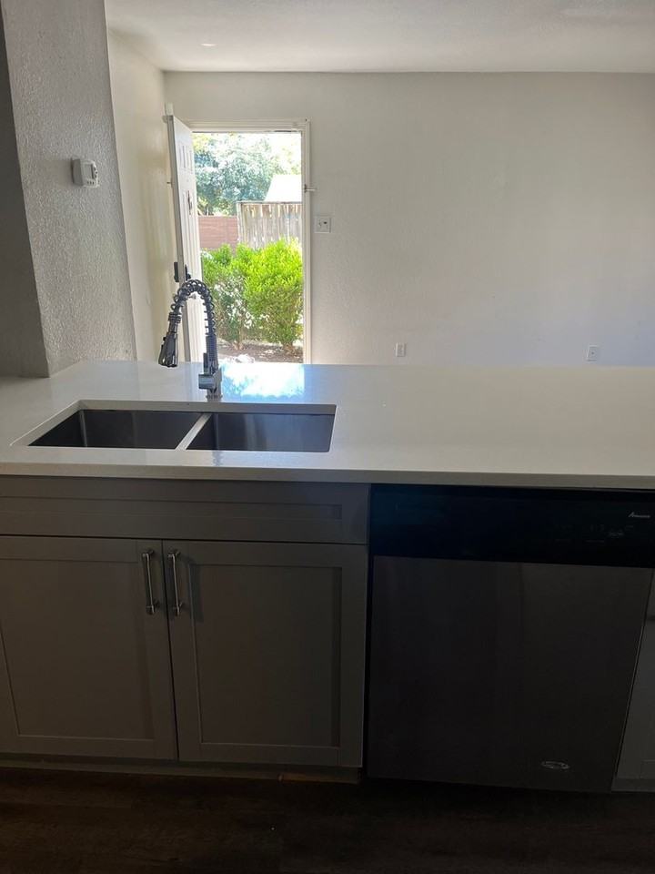 5616 Emerald Forest Dr - Photo 4 of 20