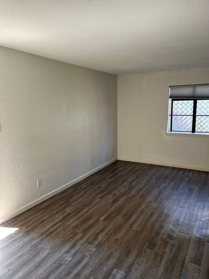 5616 Emerald Forest Dr - Photo 7 of 20