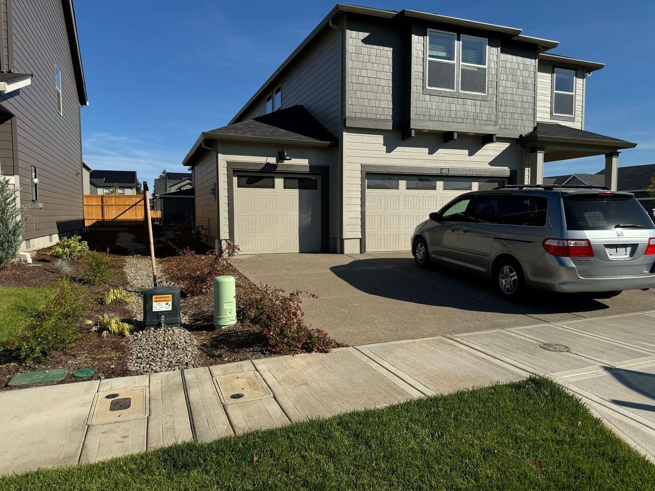 4881 Flag Ave Ne - Photo 2 of 35