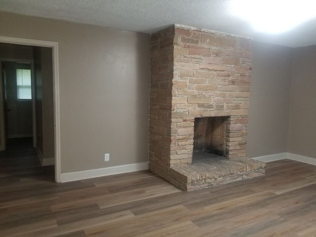 1309 S Slocumb St - Photo 2 of 21