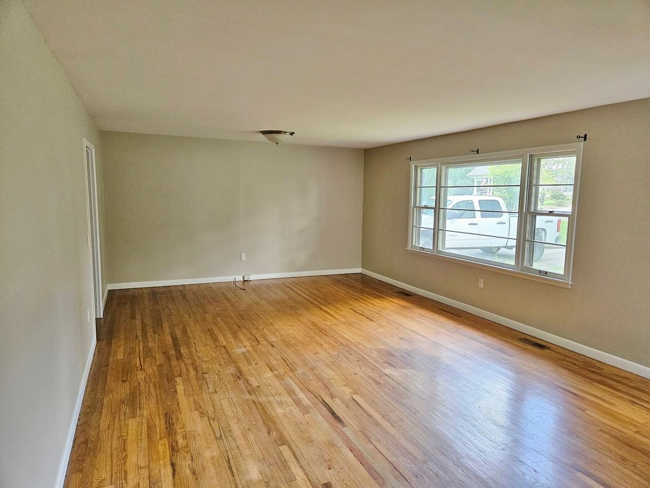 1640 Edgewood St Nw - Photo 2 of 10