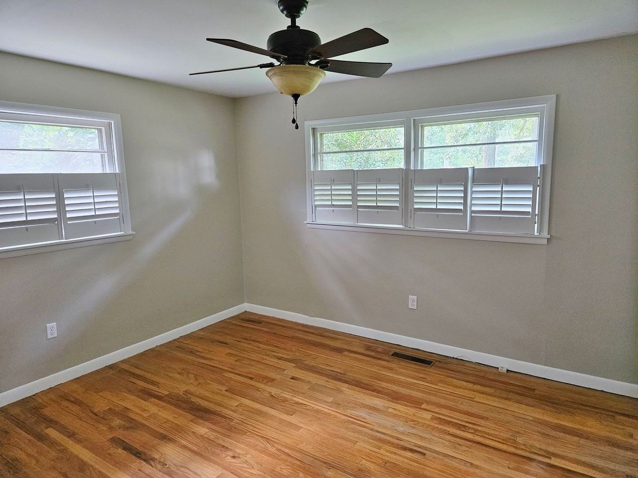 1640 Edgewood St Nw - Photo 6 of 10