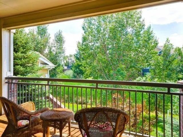 1250 S Dayton Ct - Photo 4 of 19