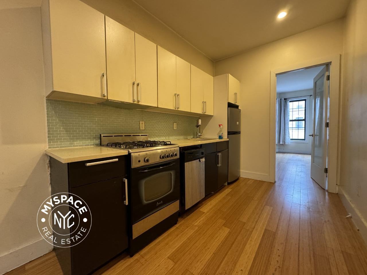 1287 Decatur St #3L - Photo 3 of 7