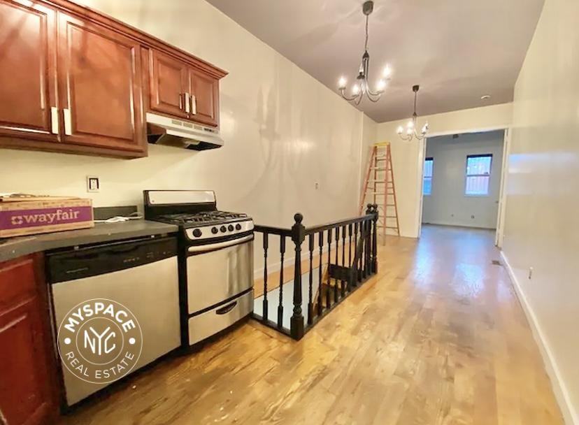 295 Maujer St #3L - Photo 6 of 12