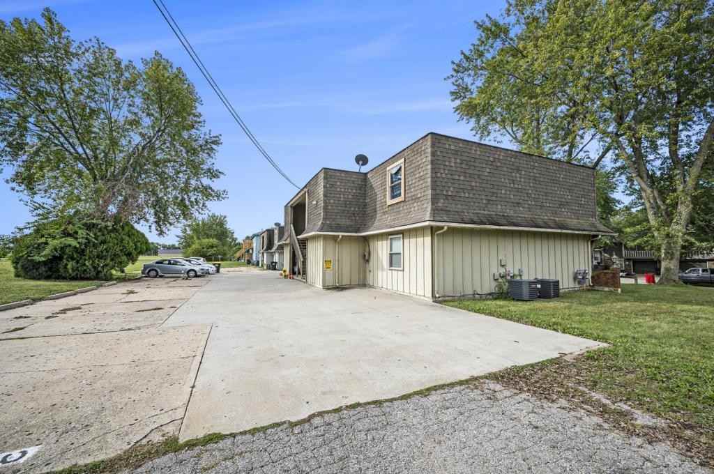 3800 Sw 8th Street Ter #D - Photo 3 of 17
