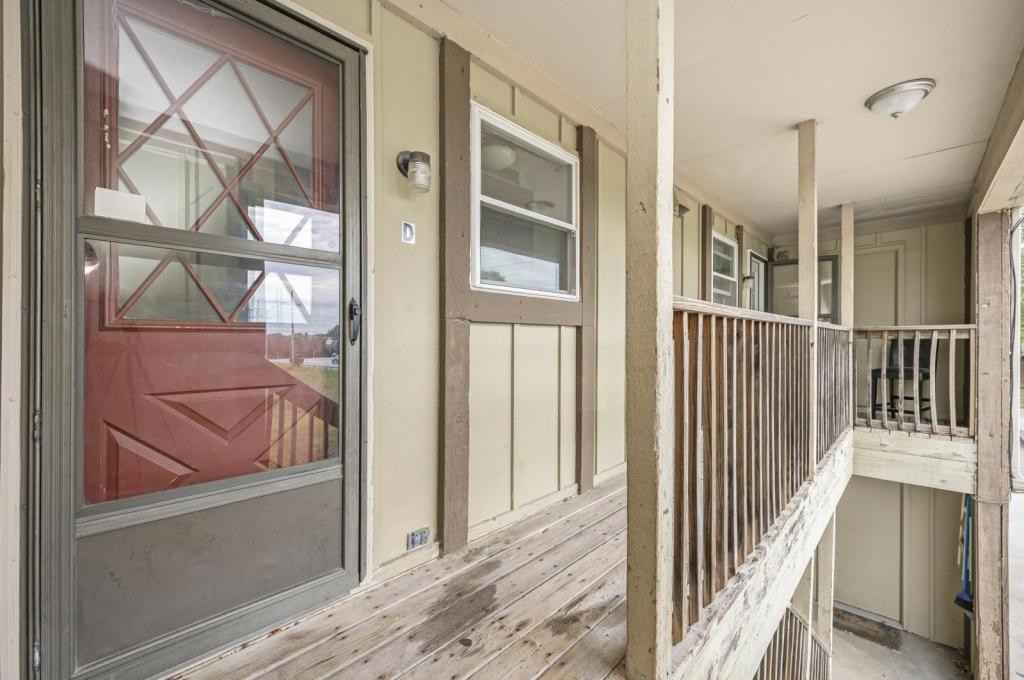 3800 Sw 8th Street Ter #D - Photo 4 of 17