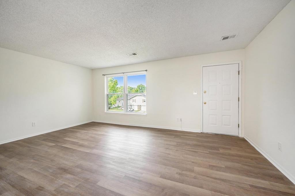 3800 Sw 8th Street Ter #D - Photo 5 of 17