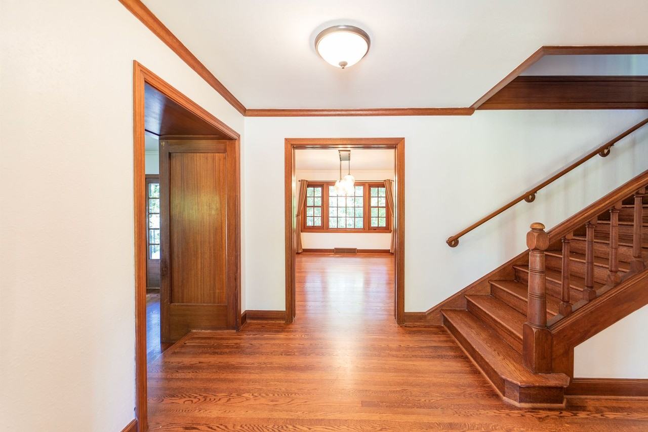 3204 Southwest Upper Drive - Photo 2 of 50