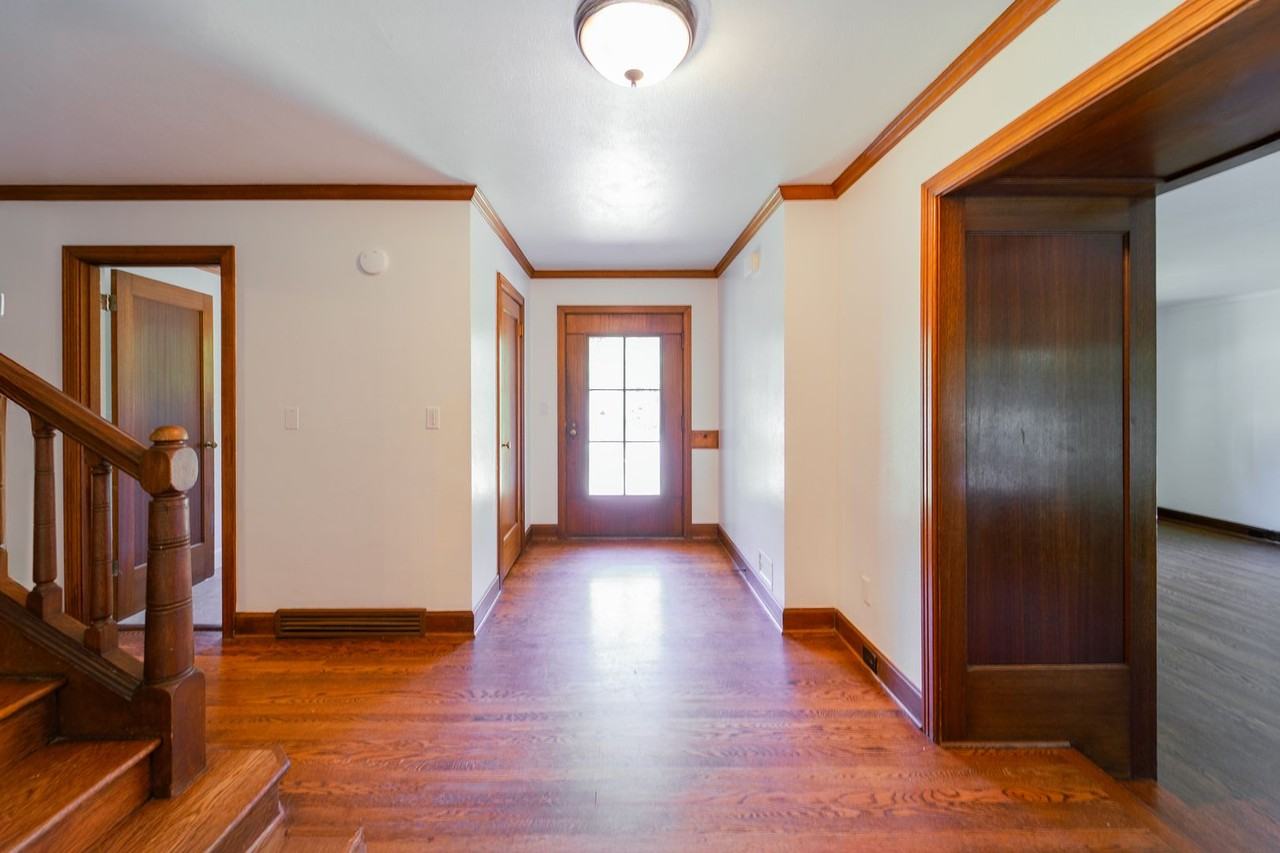 3204 Southwest Upper Drive - Photo 5 of 50