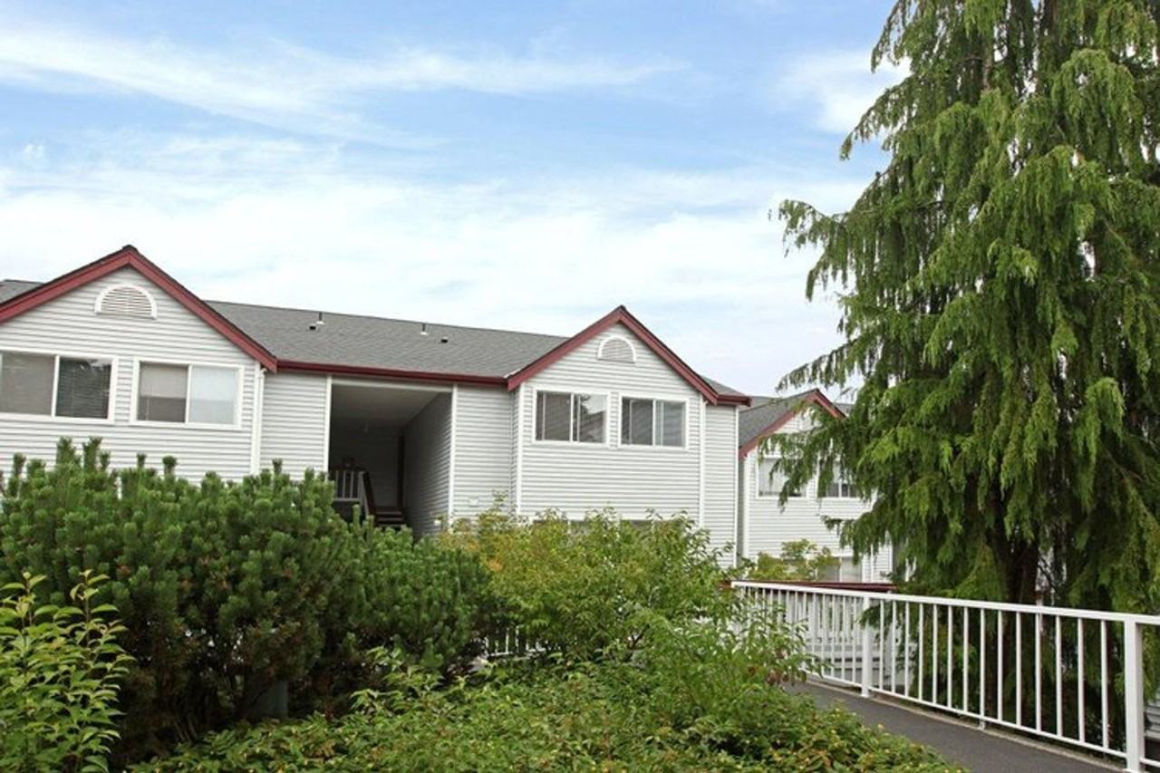 Wellington Place Apartments - Photo 3 of 47