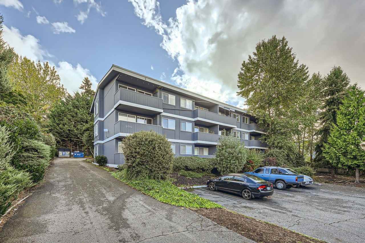 Sunset View Apartments - Photo 4 of 27