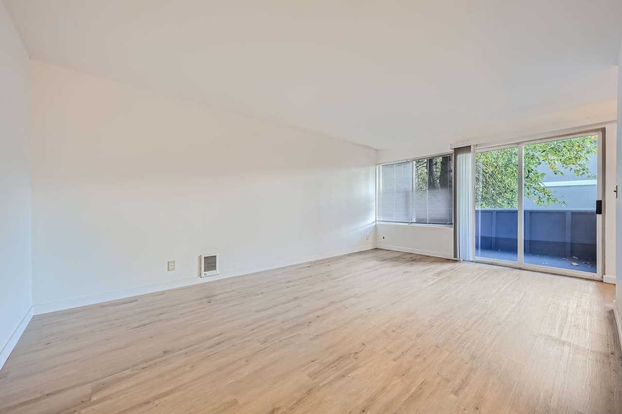 Sunset View Apartments - Photo 5 of 27