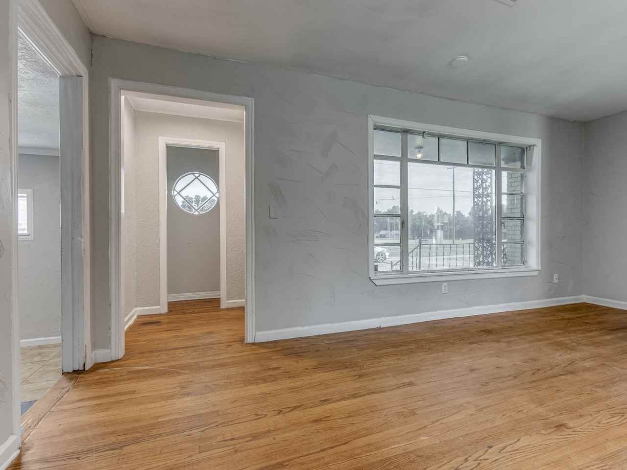 4308 Nw 23rd St - Photo 3 of 20