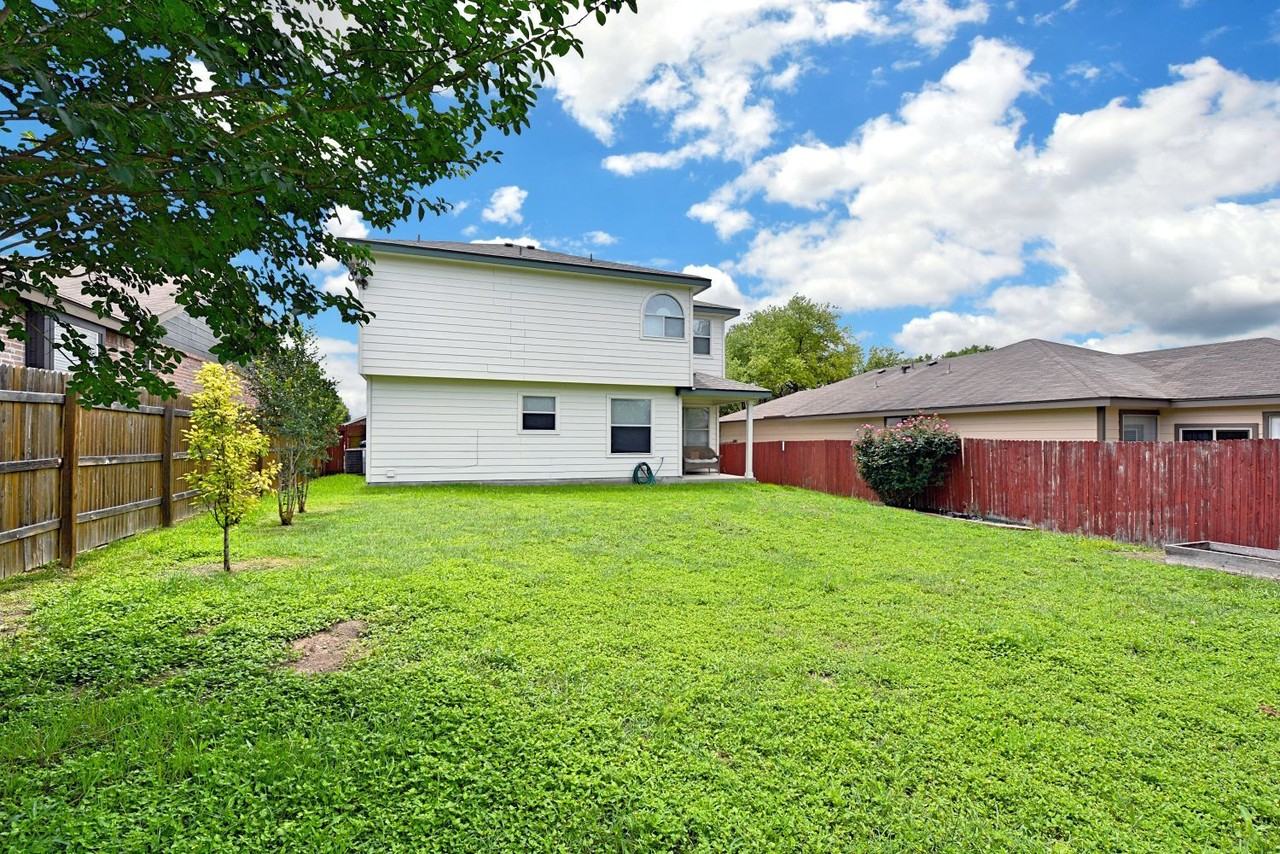 150 Skyview Avenue - Photo 3 of 34