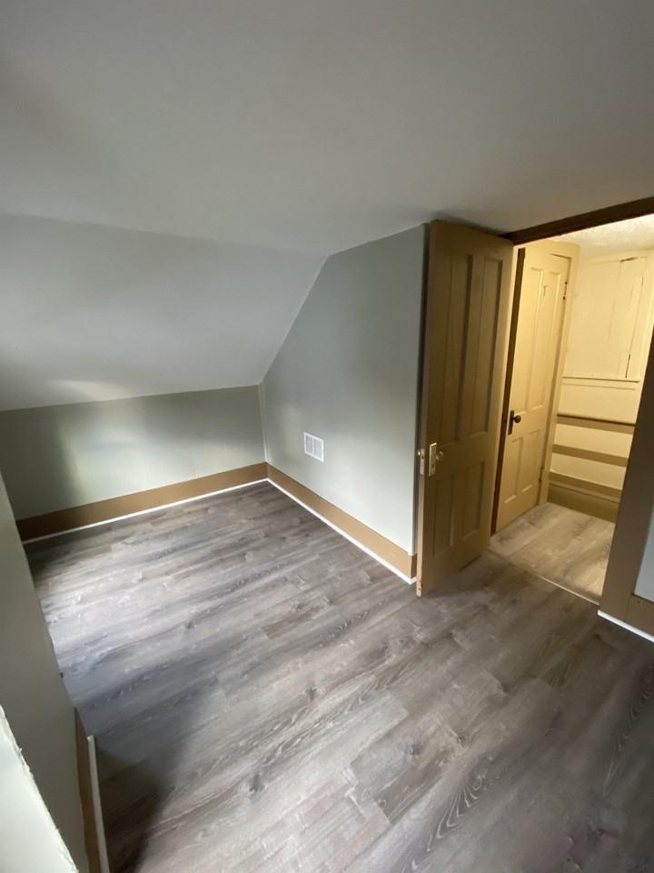 417 E 7th St - Photo 3 of 17