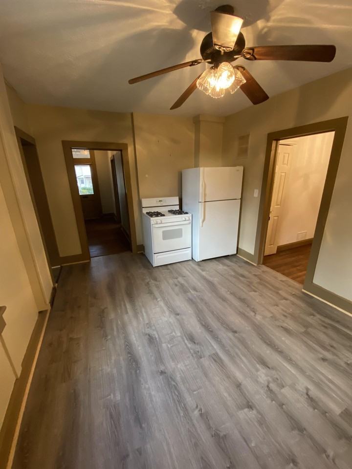 417 E 7th St - Photo 2 of 17