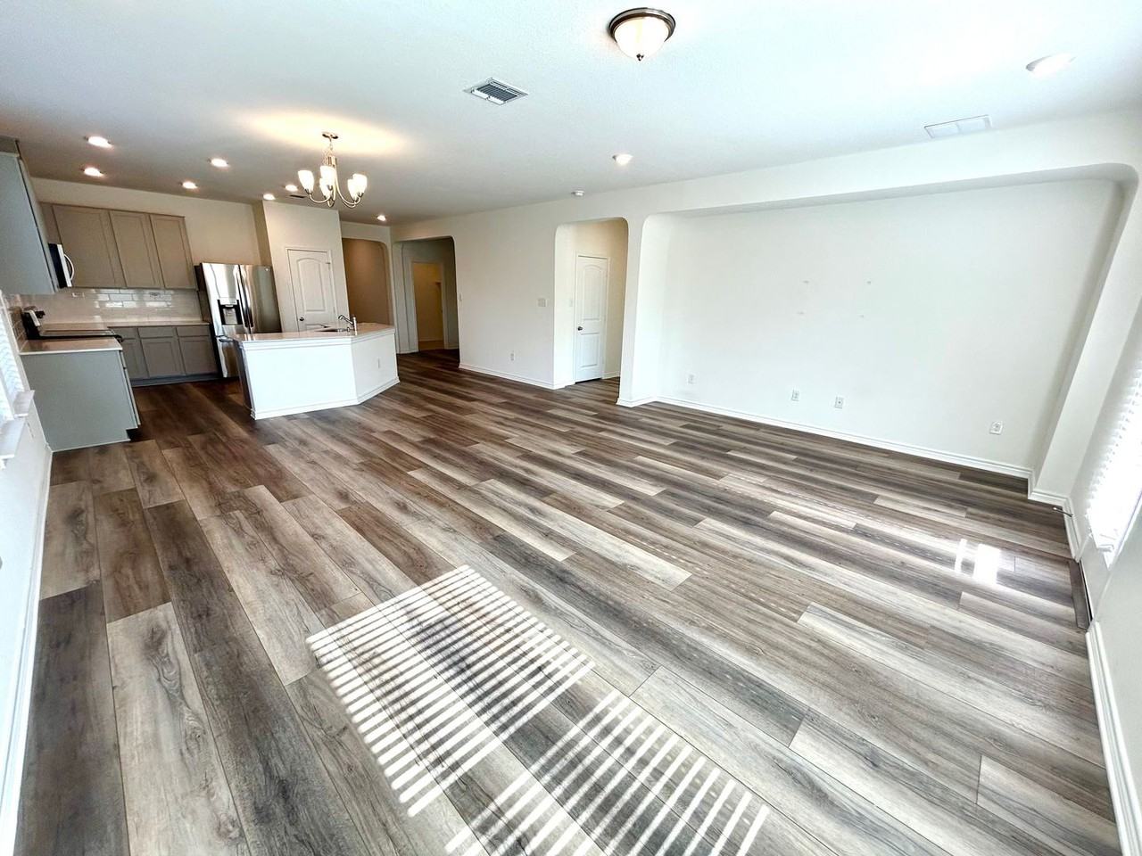 15352 Electra Cir - Photo 5 of 30