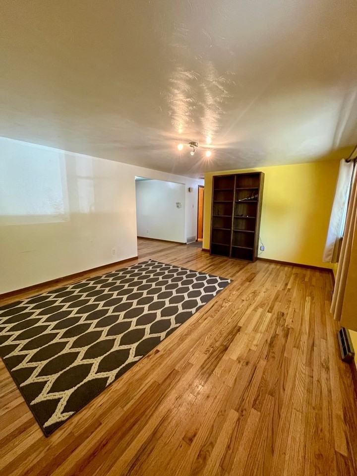 1108 Sherman St - Photo 4 of 28