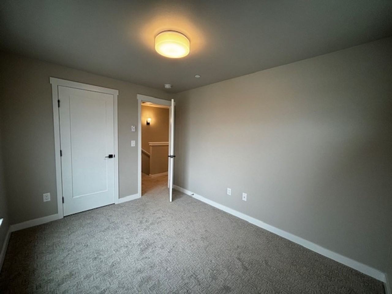 688 Venture Way - Photo 6 of 19