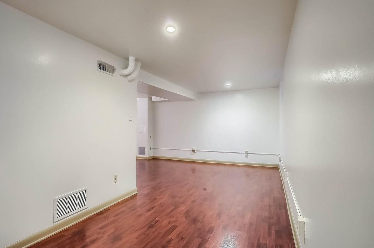 2689 Irving St - Photo 3 of 40