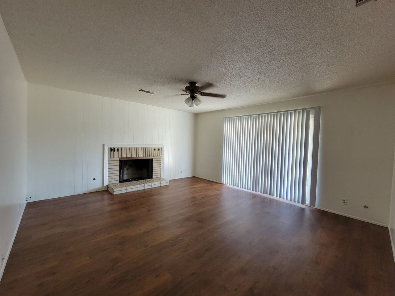 1744 S Oak Park St - Photo 3 of 13