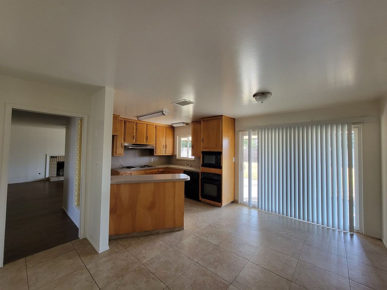 1744 S Oak Park St - Photo 4 of 13