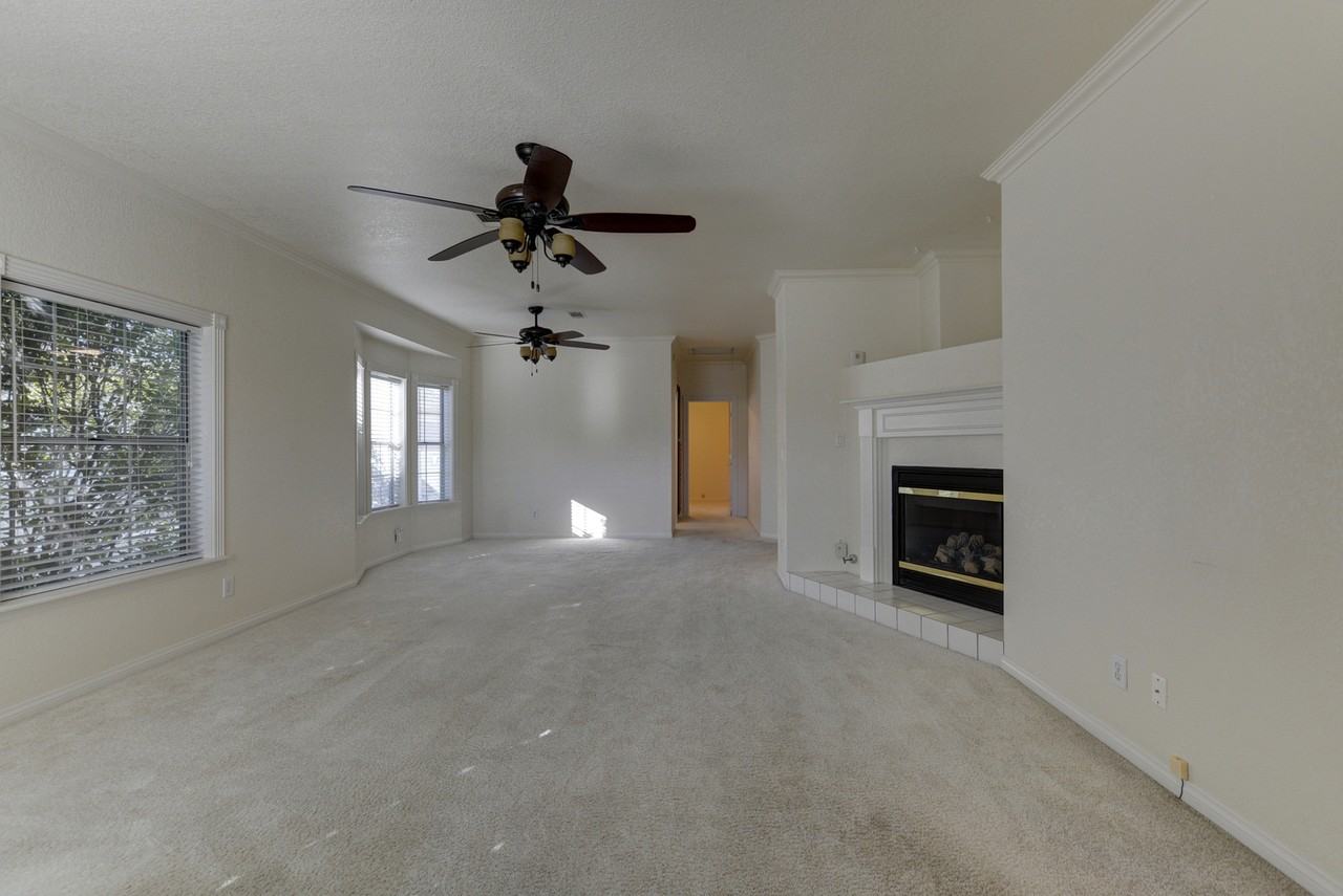 1759 1759 N. Baker Street - Photo 5 of 25