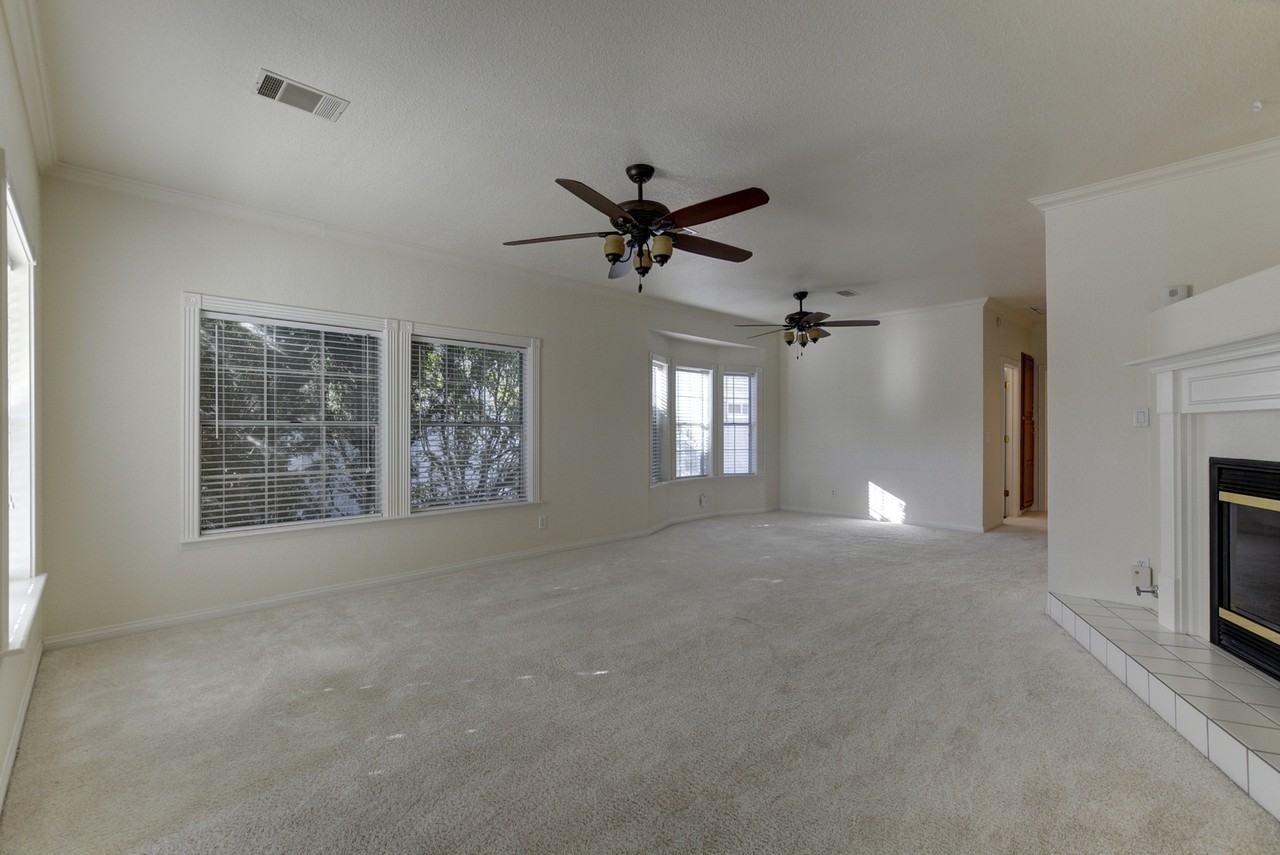 1759 1759 N. Baker Street - Photo 6 of 25