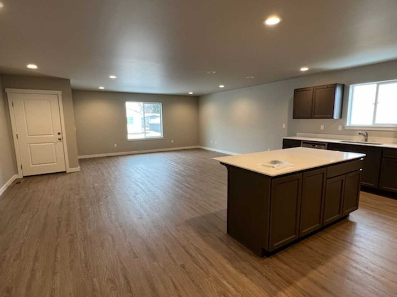 1098 S New Oak Ln - Photo 3 of 16