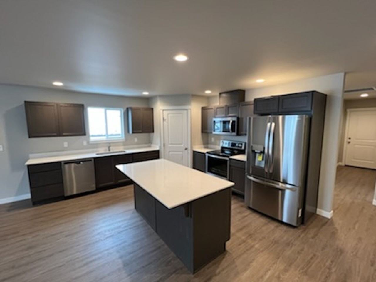 1098 S New Oak Ln - Photo 4 of 16