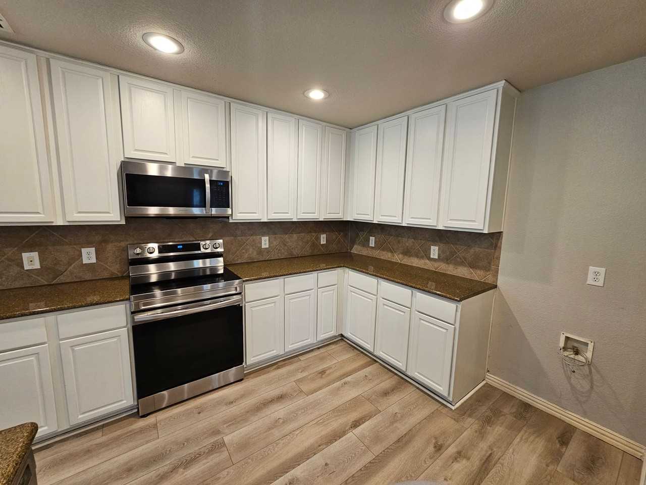 10409 Matador Dr - Photo 3 of 43