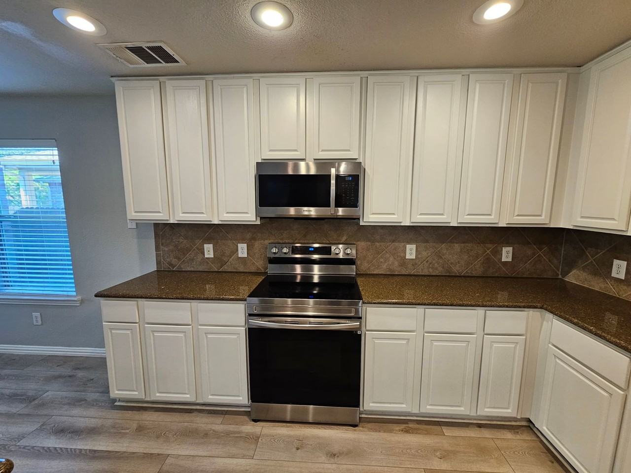 10409 Matador Dr - Photo 2 of 43