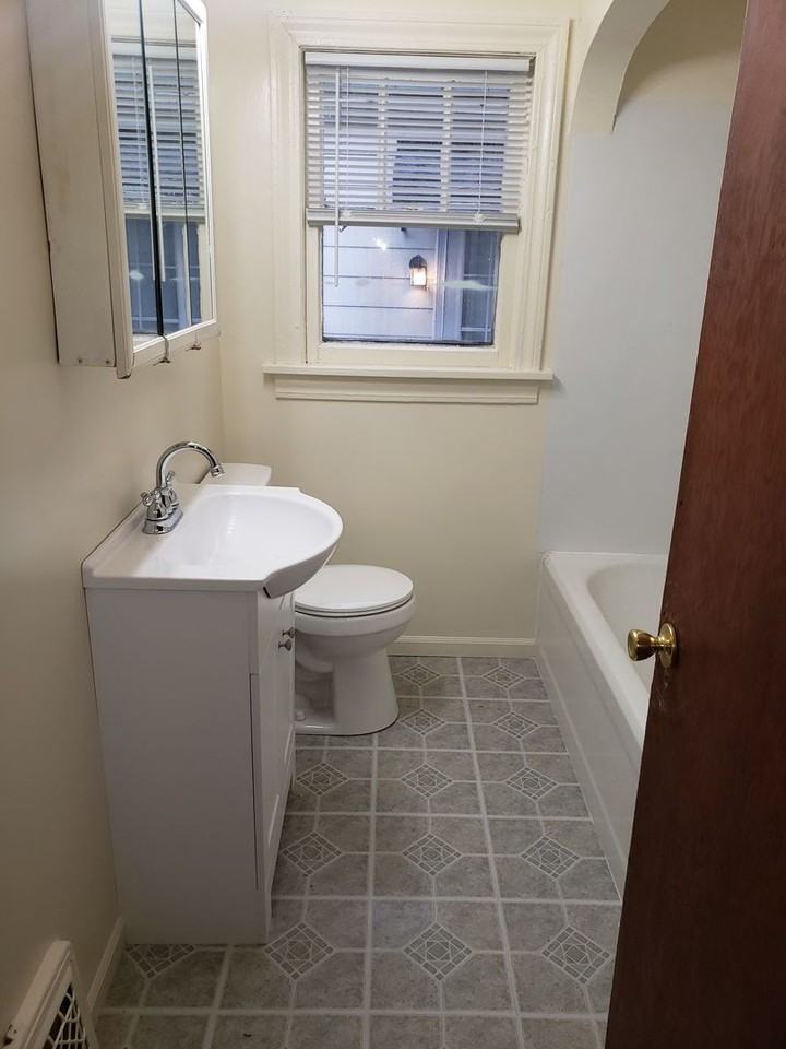 4106 Bowser Ave - Photo 6 of 9