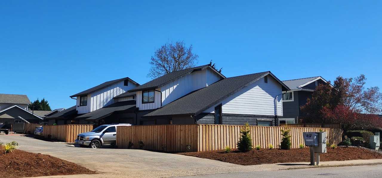 153-Uglow Street 6 Plex - Photo 2 of 2