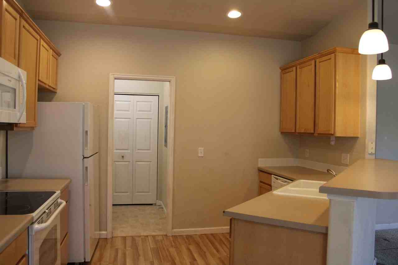 2502 Owens Ave - Photo 3 of 8