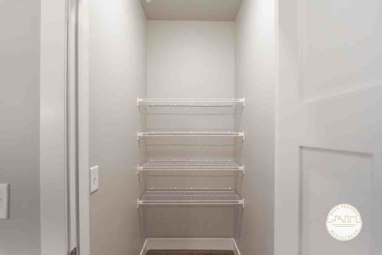 1093 N 3980 W - Photo 6 of 20