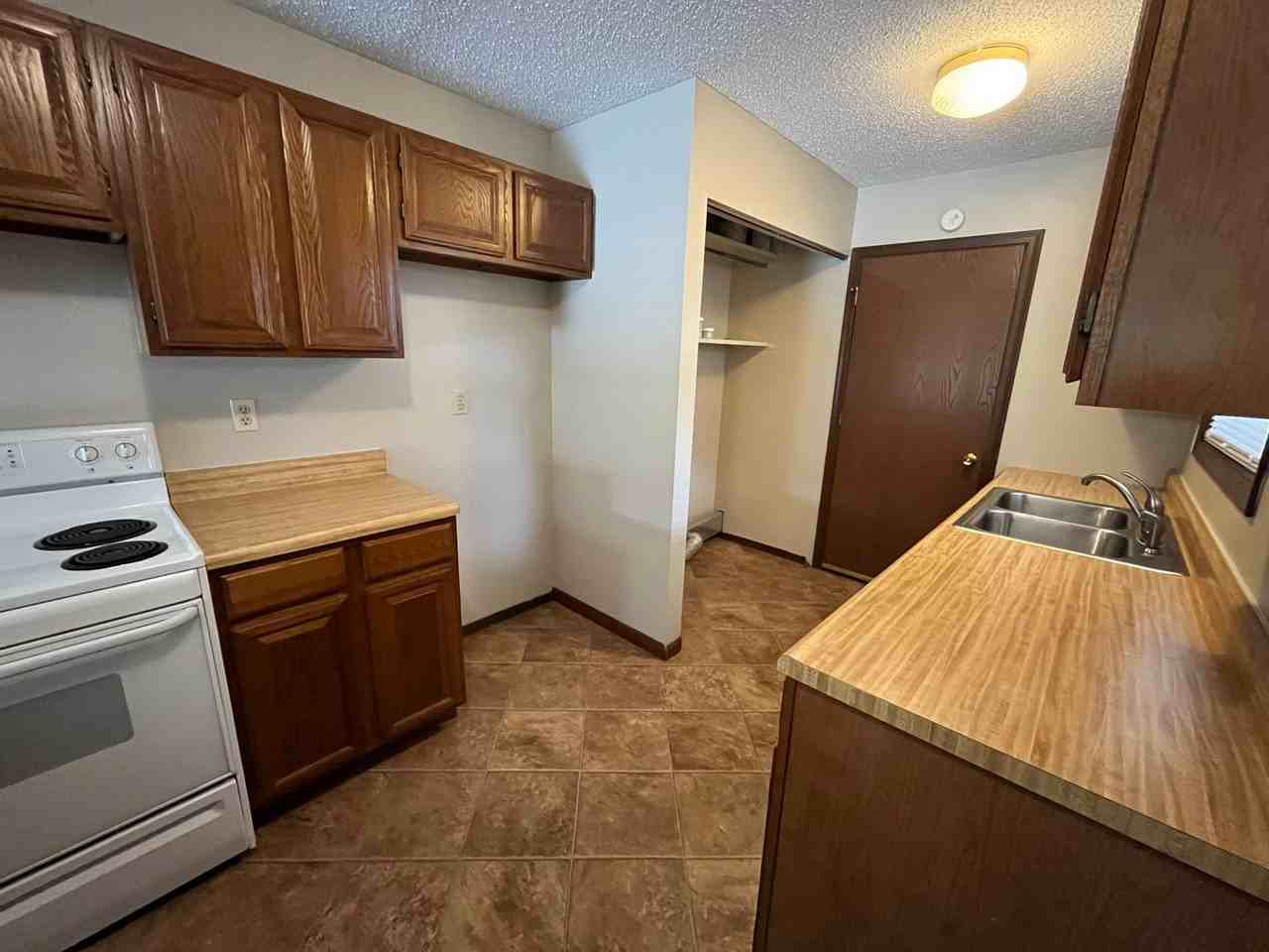 1835 Muny Vista Ct - Photo 2 of 12