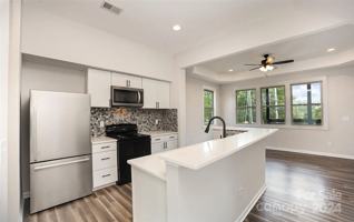 featured image of 711 N Falls St