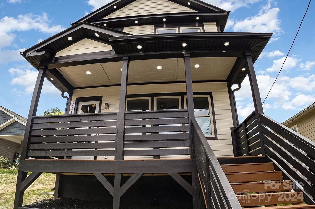 711 N Falls St - Photo 4 of 16