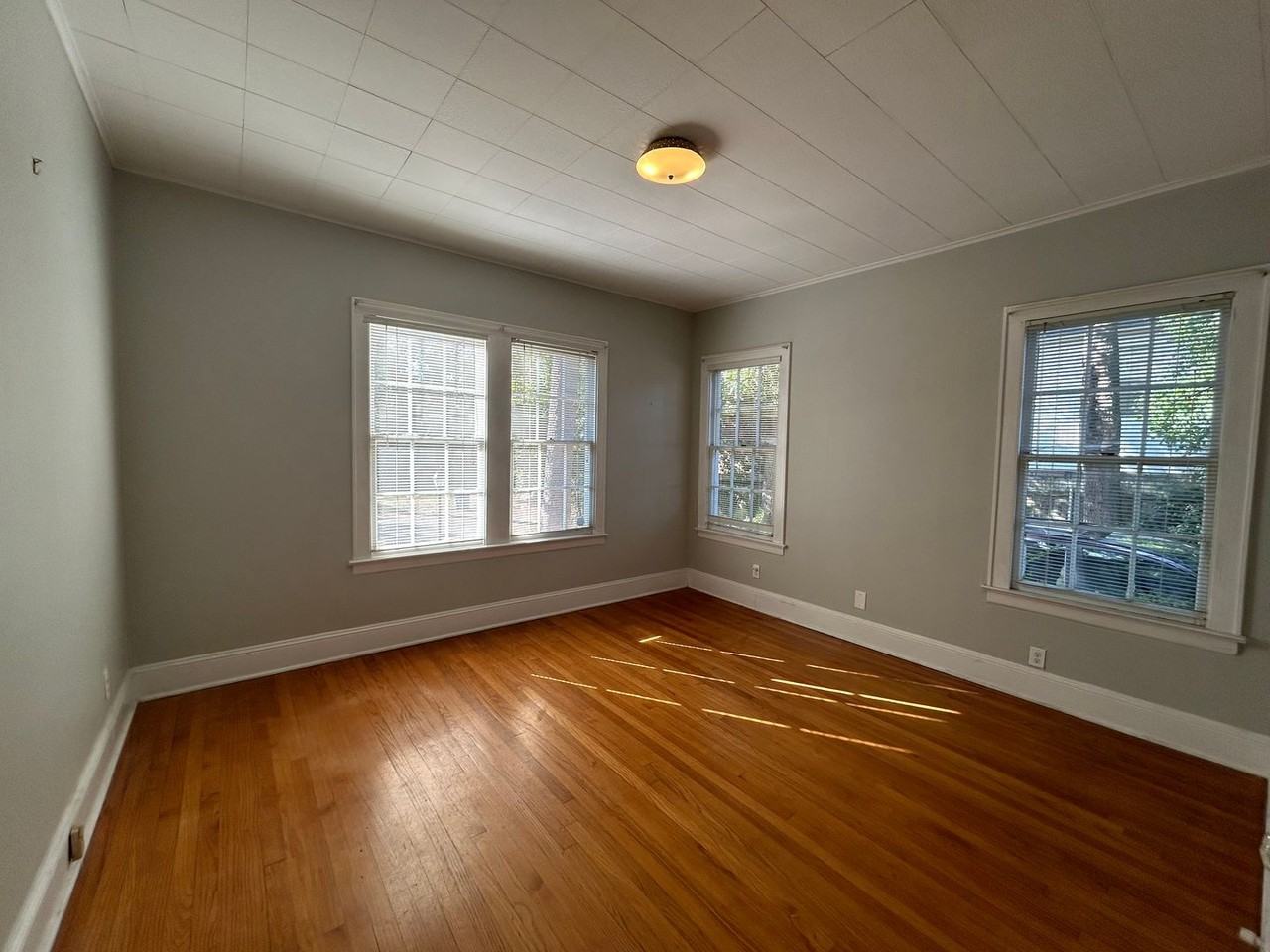 3805 Baltimore Ave - Photo 5 of 9