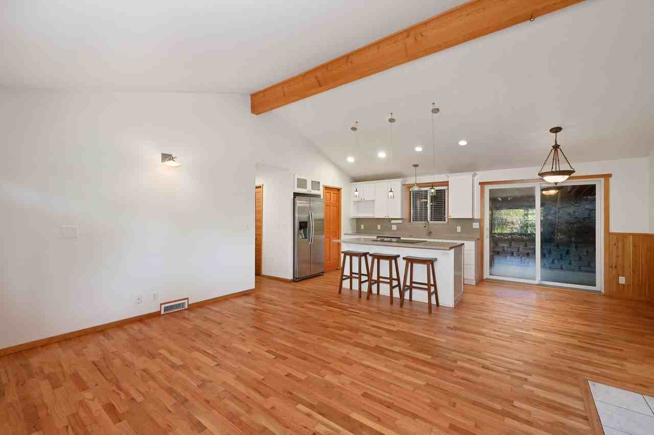 10350 45th Ave Ne - Photo 5 of 41