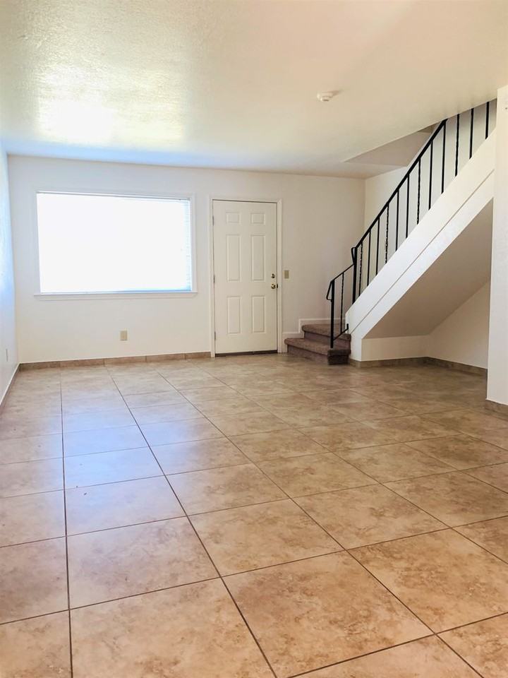 268 Douglas Street - Photo 6 of 23