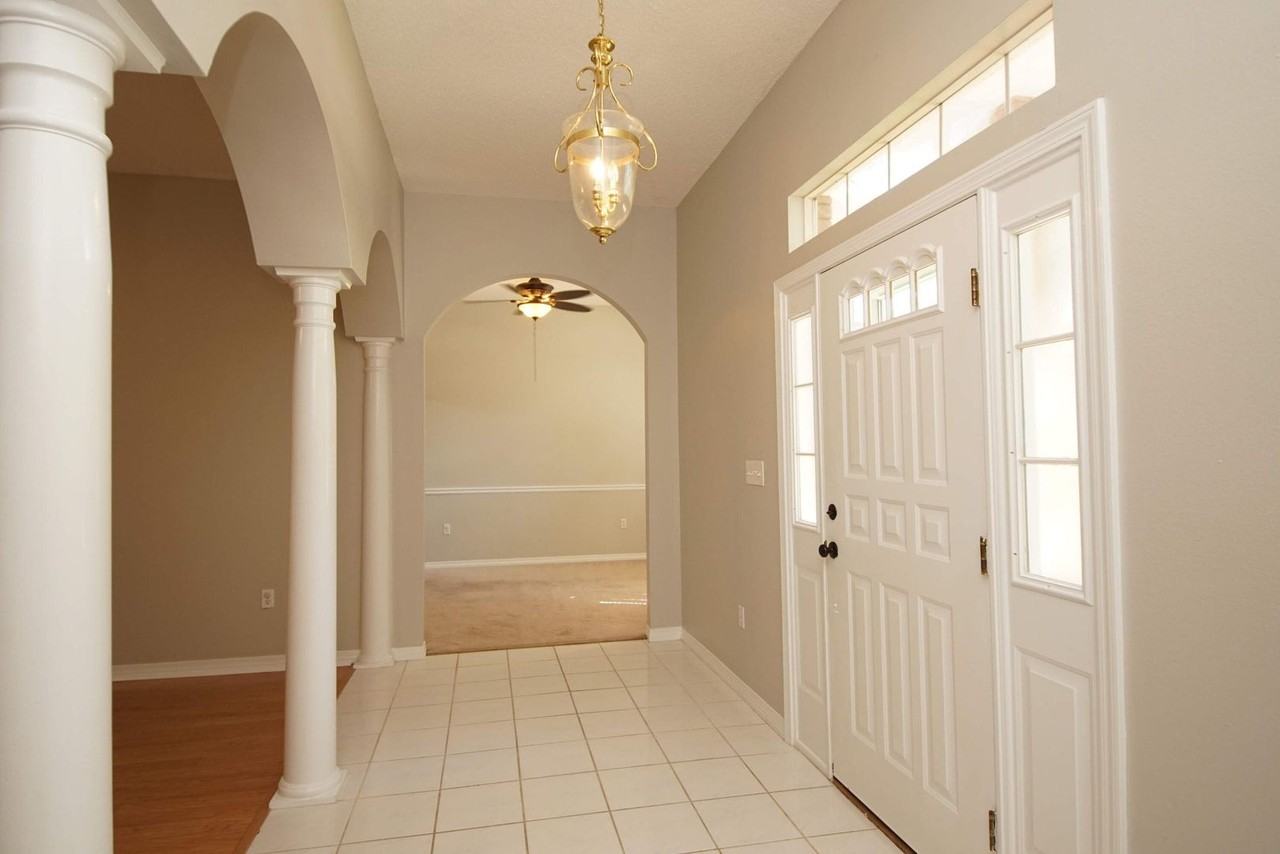 1631 Parkside Cir - Photo 3 of 28