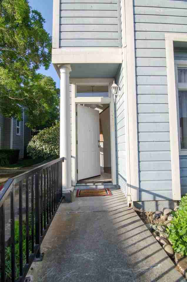 3133 Woods Cir - Photo 2 of 18