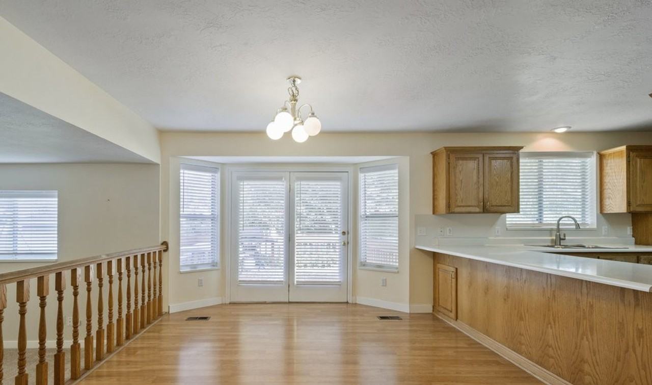1469 N 200 W - Photo 6 of 20