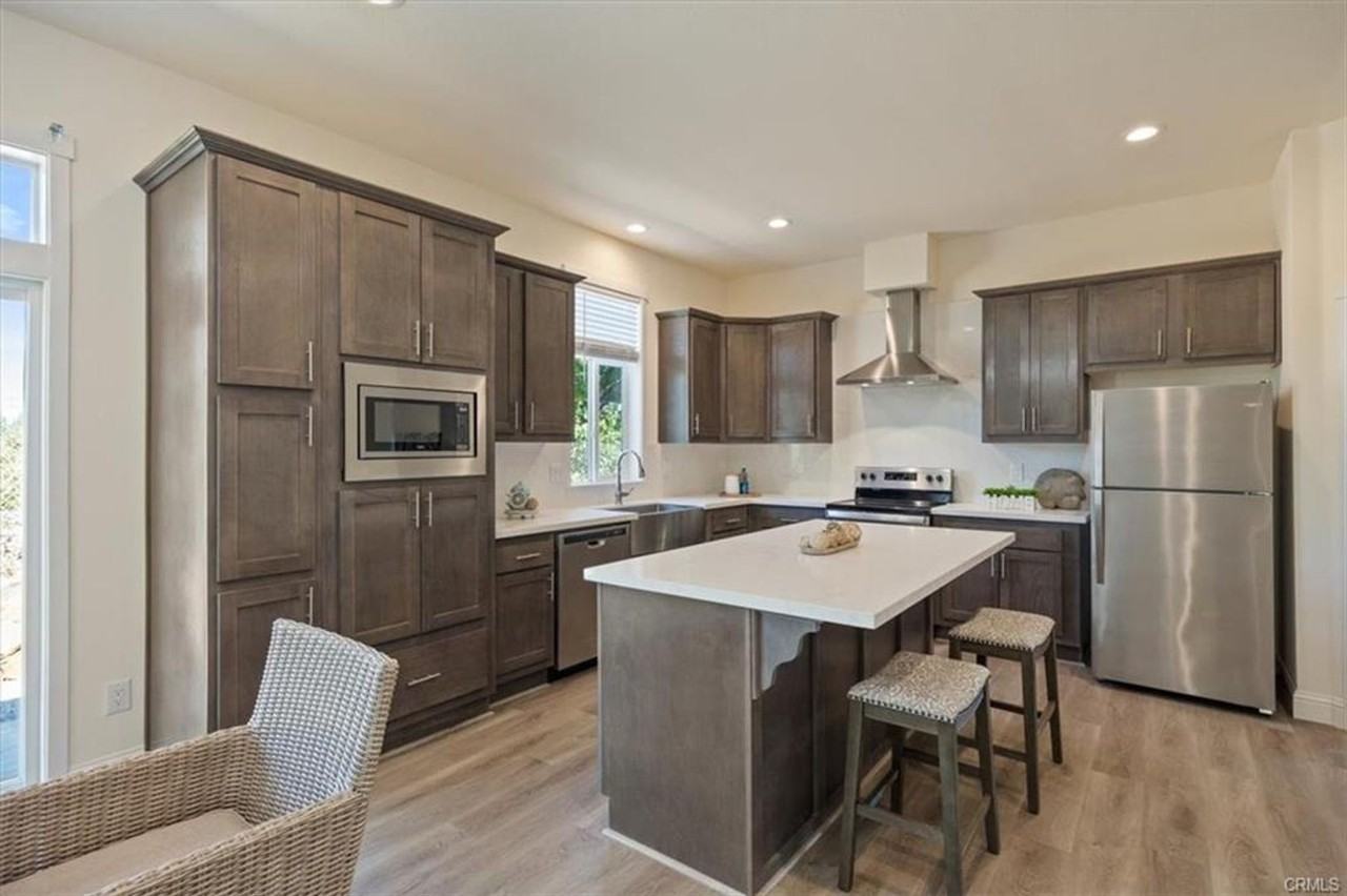 220 Berry Creek Dr - Photo 5 of 9